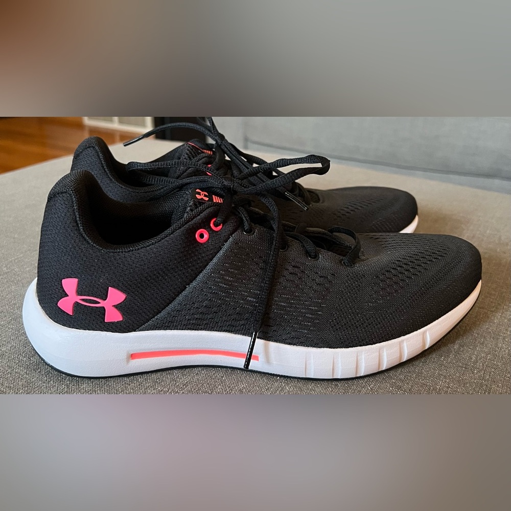 Under Armour Women's Black and Pink Athletic Shoes